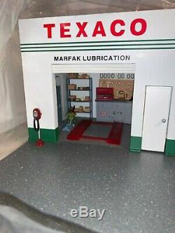 124 Danbury Mint replica scale model Vintage TEXACO GAS SERVICE STATION Display
