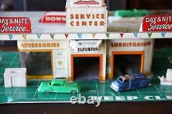 Antique 1950s MARX Tin Litho Garage Service Center Gas Pumps Station Toy cars