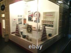Danbury Mint MOBIL GAS STATION LIGHT UP CLOCK diorama vintage service station