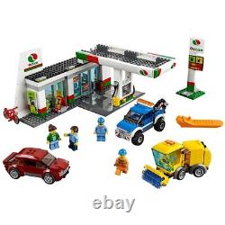 Lego 60132 SERVICE STATION City Town Gas Pumps Tow truck kiosk lift Car Wash NEW