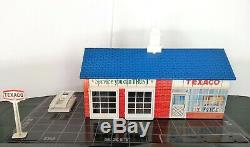 Texaco Tin Litho Service Gas Station WOLVERINE Vintage 1960s Toy Red Brick Blue