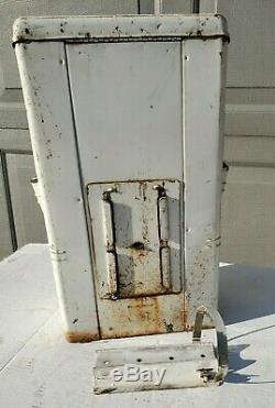 Vintage Film-fyter Gas Station Windshield Washing Service Dispenser Calwis Sign