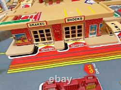 Vintage Matchbox Cars Lesney Sounds Of Service Gas Station Garage Playset 1981