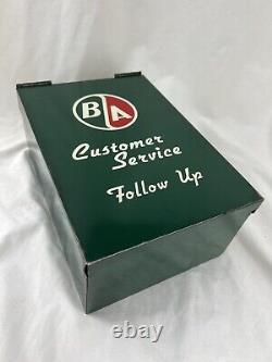 Boîte en étain verte de suivi du service client Vintage BA British American à la station-service