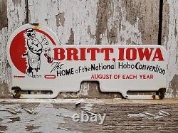 Haut de pancarte en porcelaine de Vintage Britt Iowa pour la convention des hobos à la station-service d'huile et de gaz