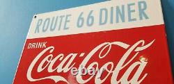 Panneau De La Vieille Route De Porcelaine Coca Cola 66 De La Station De Service Des Boissons Gazeuses