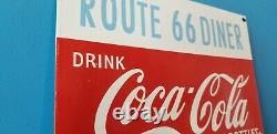Panneau De La Vieille Route De Porcelaine Coca Cola 66 De La Station De Service Des Boissons Gazeuses