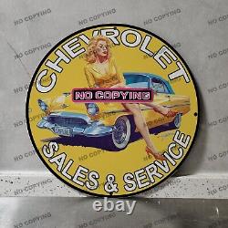 Panneau en porcelaine de publicité pour station-service et garage pour les ventes et services Chevrolet d'époque