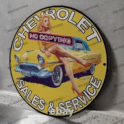 Panneau en porcelaine de publicité pour station-service et garage pour les ventes et services Chevrolet d'époque