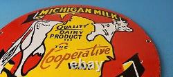 Plaque de pompe de station-service en porcelaine pour lait vintage du Michigan