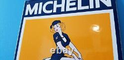 Signe Vintage De Station D’service De Mécanicien Automatique De Gaz De Gaz De Michelin Tires Bibendum