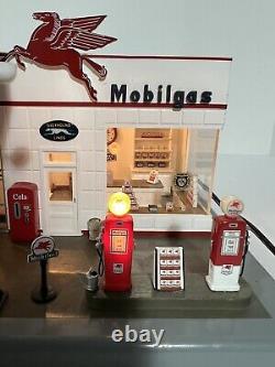 Vintage Danbury Mint Mobil Gas & Service Station s'allume Horloge fonctionnelle Read