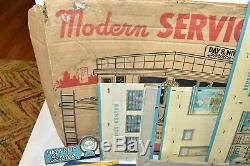 Vintage Marx Modern Service Centre Station Tin Litho & Accessoires Box