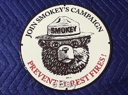 Vintage Ours Smokey Porcelaine Signe Gaz Huile Service Camping Station Plate Pompe